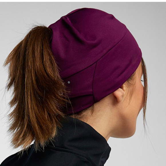 Slate blue microfleece tuque with slits for ponytail and bun NWT - Picture 10 of 10